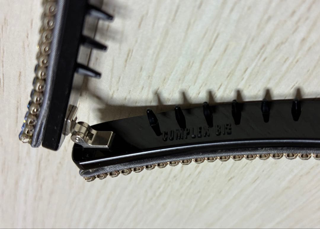 【Complex Biz コンプレックスビズ】スワロフスキーバナナクリップ