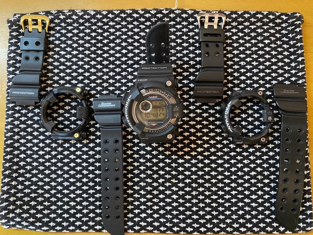 DW-8200 2代目フロッグマン本体1+純正予備ベゼル2+純正予備バンド2