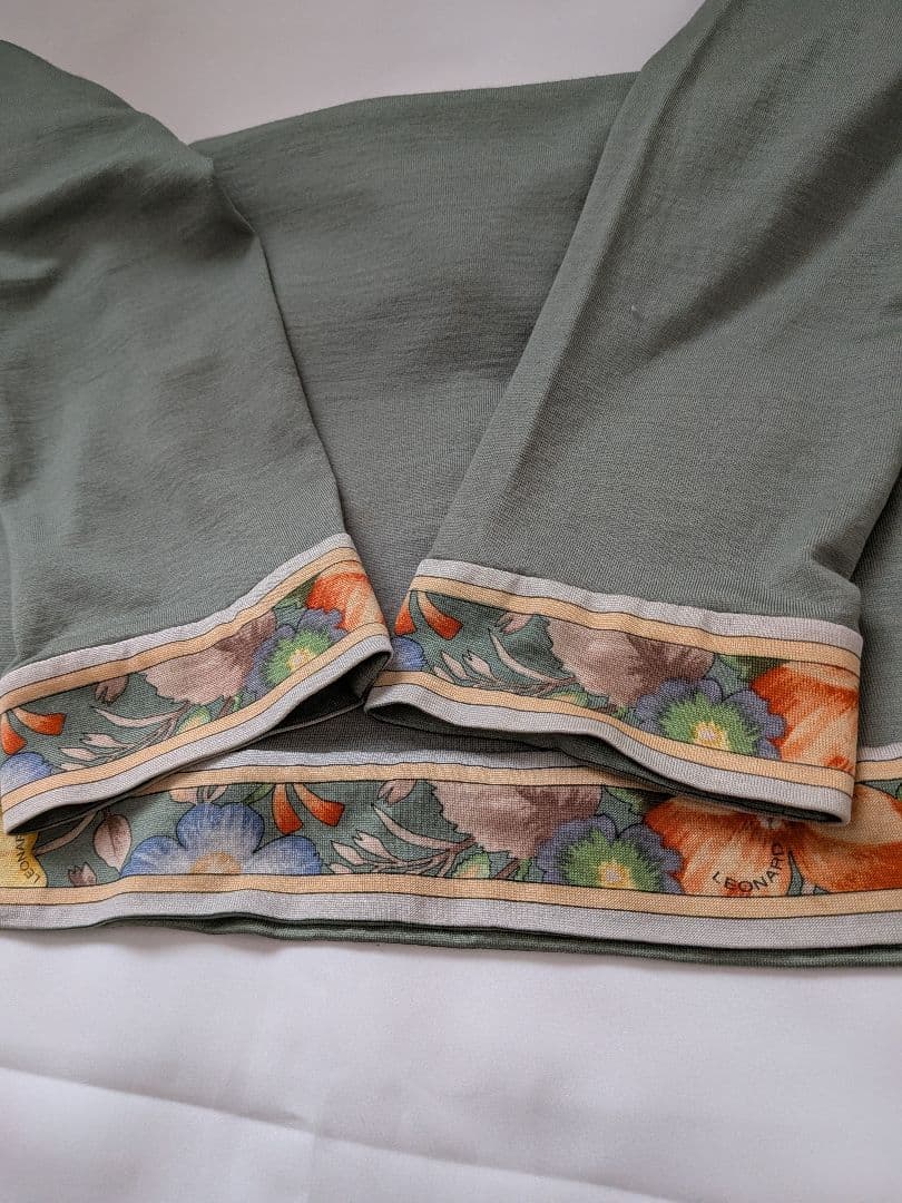 【超美品】レオナールLEONARD 花柄グリーン(若草色)セットアップ