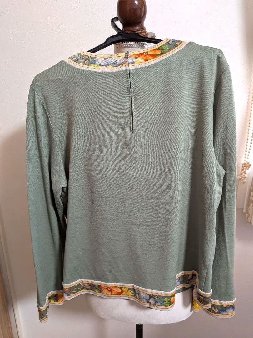 【超美品】レオナールLEONARD 花柄グリーン(若草色)セットアップ