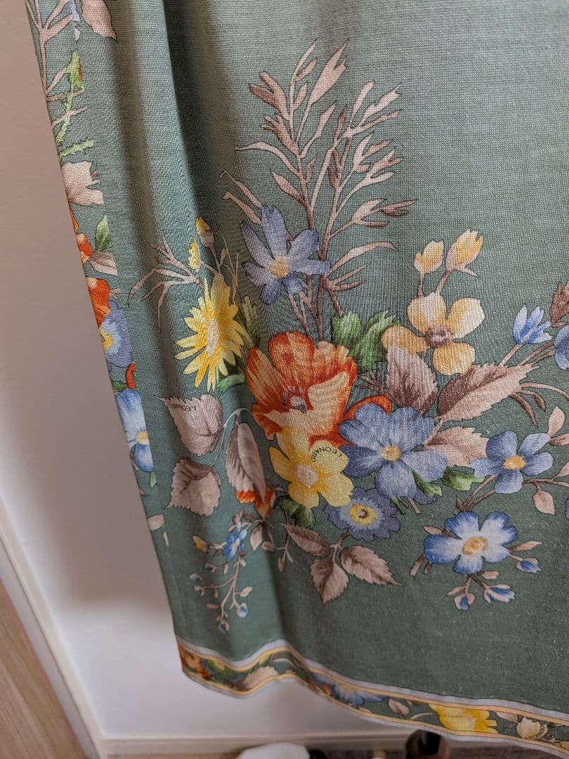 【超美品】レオナールLEONARD 花柄グリーン(若草色)セットアップ