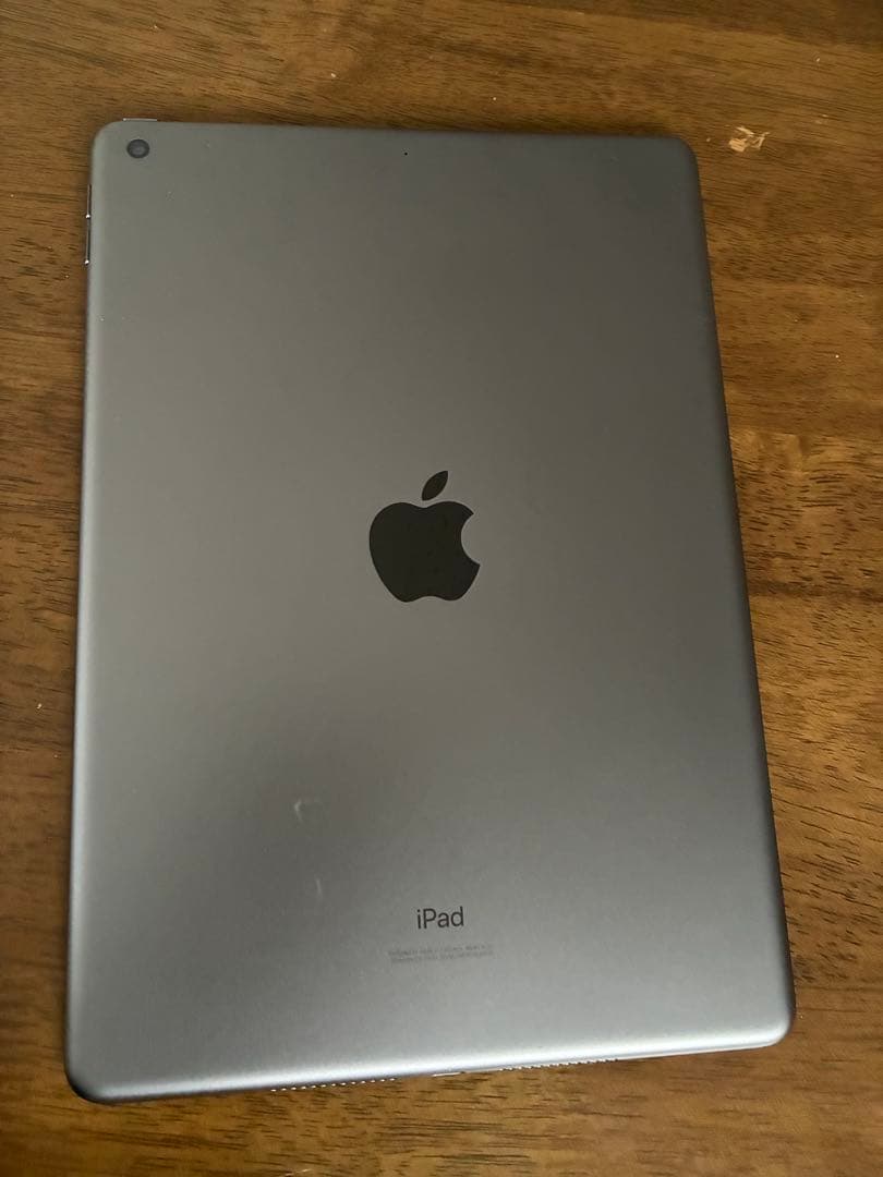 iPad 第7世代本体 カバー　充電器　イヤホン　アップルペンシル付き