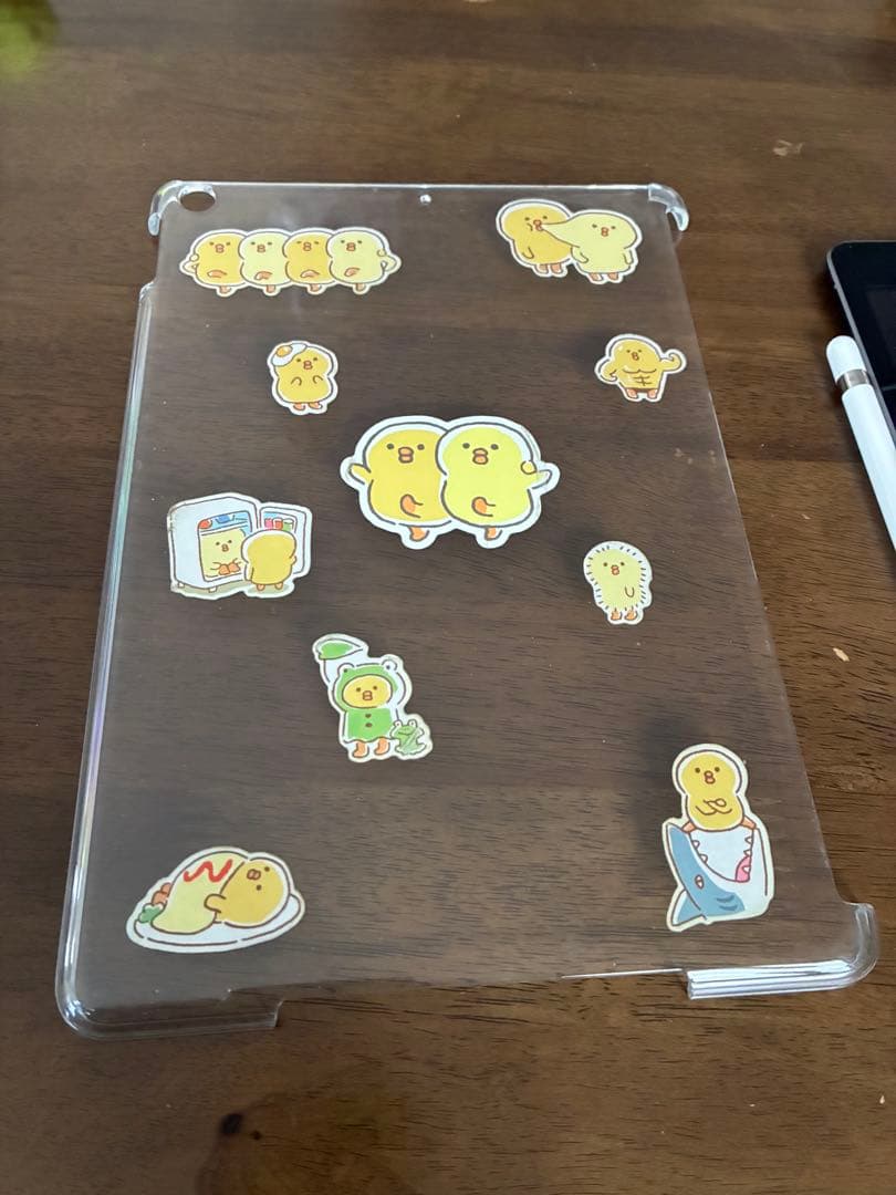 iPad 第7世代本体 カバー　充電器　イヤホン　アップルペンシル付き