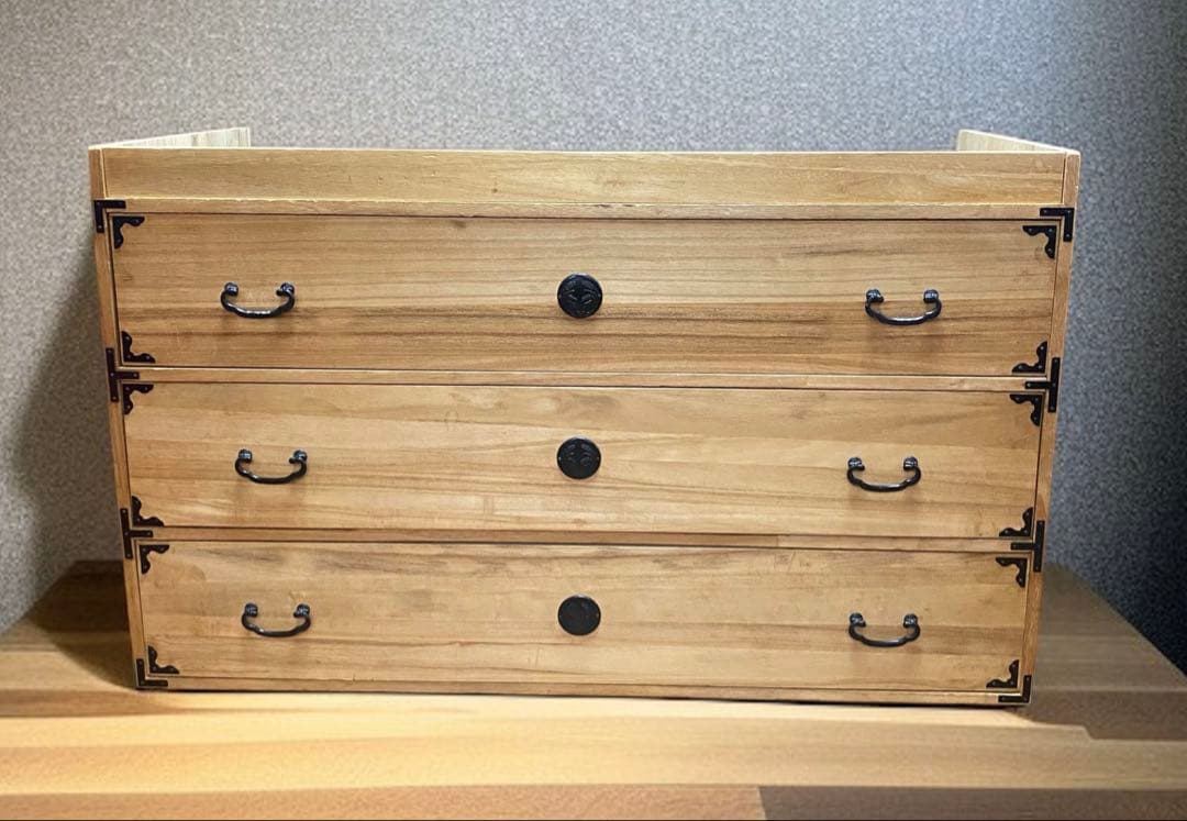 ＊*y様 オークションで格安出品★レトロモダン　桐箪笥　桐タンス　引き出し3段