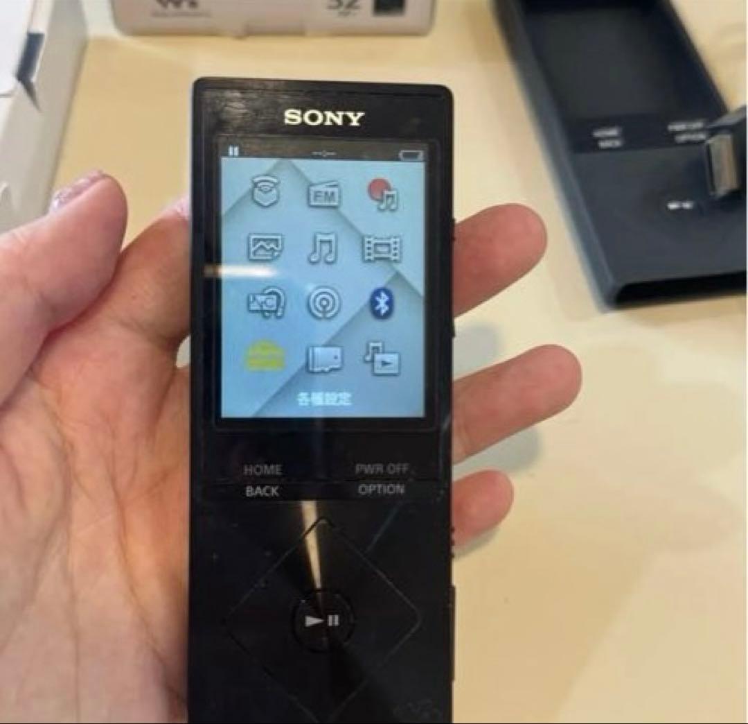 SONY NW-A16シリコンカバー付き　（32GB／ブラック） ウォークマン