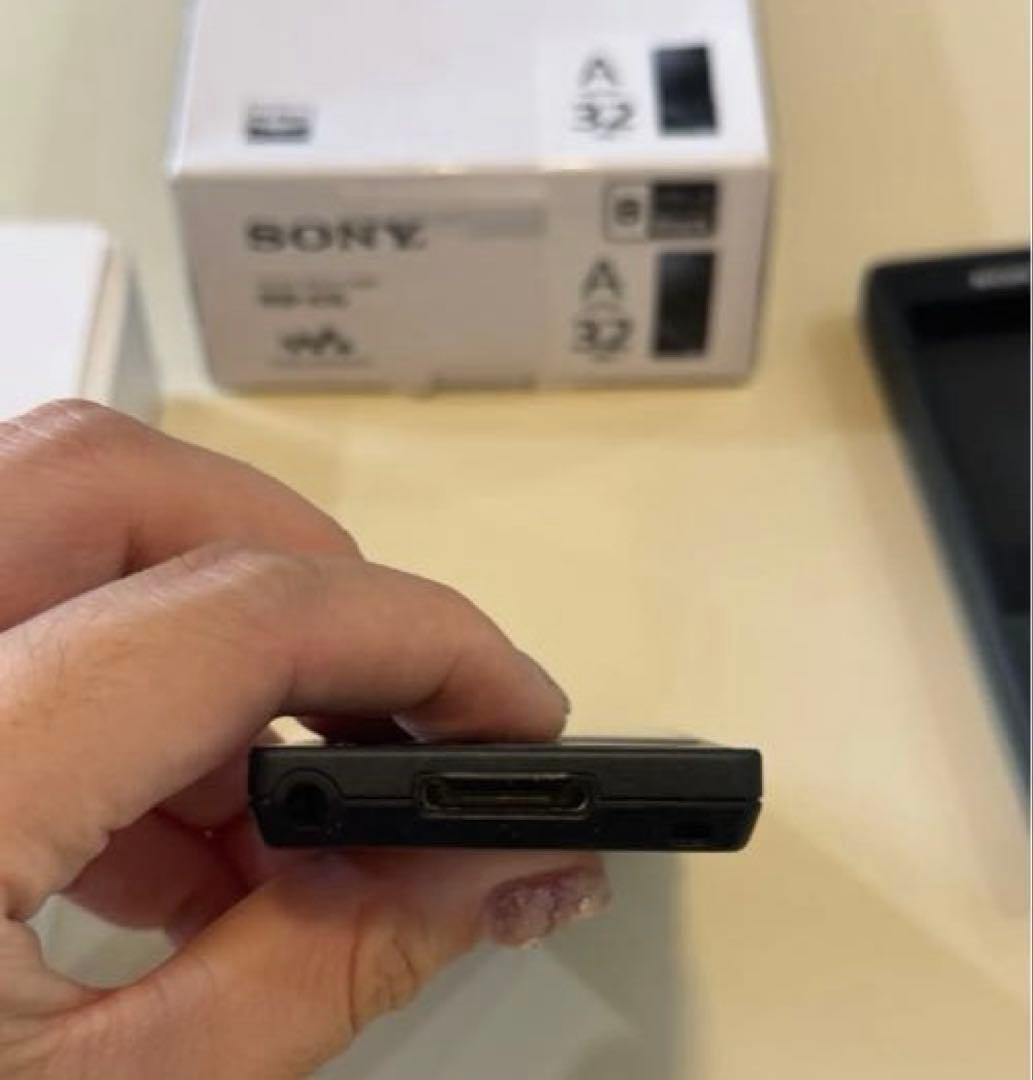 SONY NW-A16シリコンカバー付き　（32GB／ブラック） ウォークマン