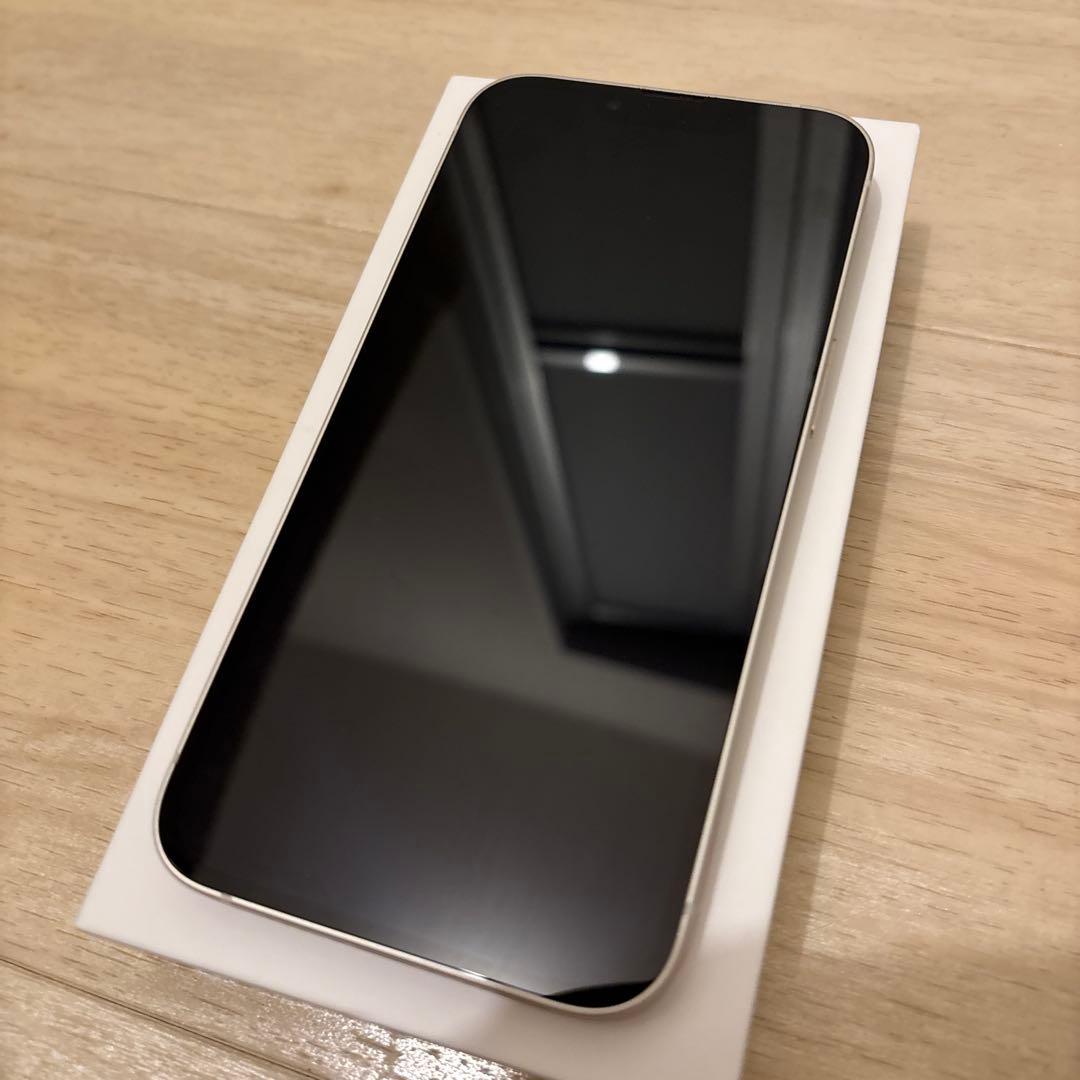 【美品】Apple iPhone 13 ホワイト 本体 白 iface