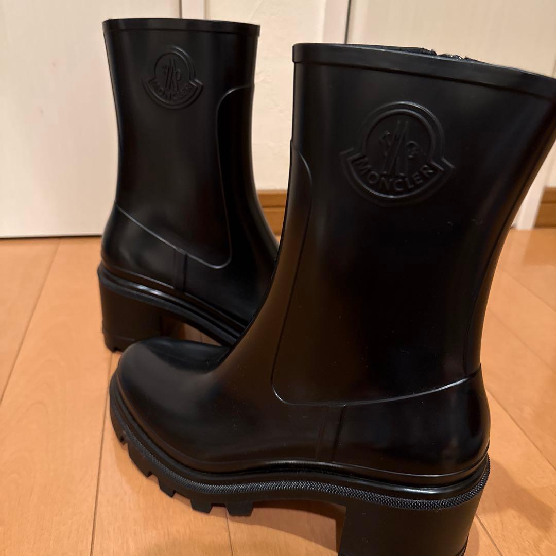ひ*ろ様 MONCLER ショートブーツsize37
