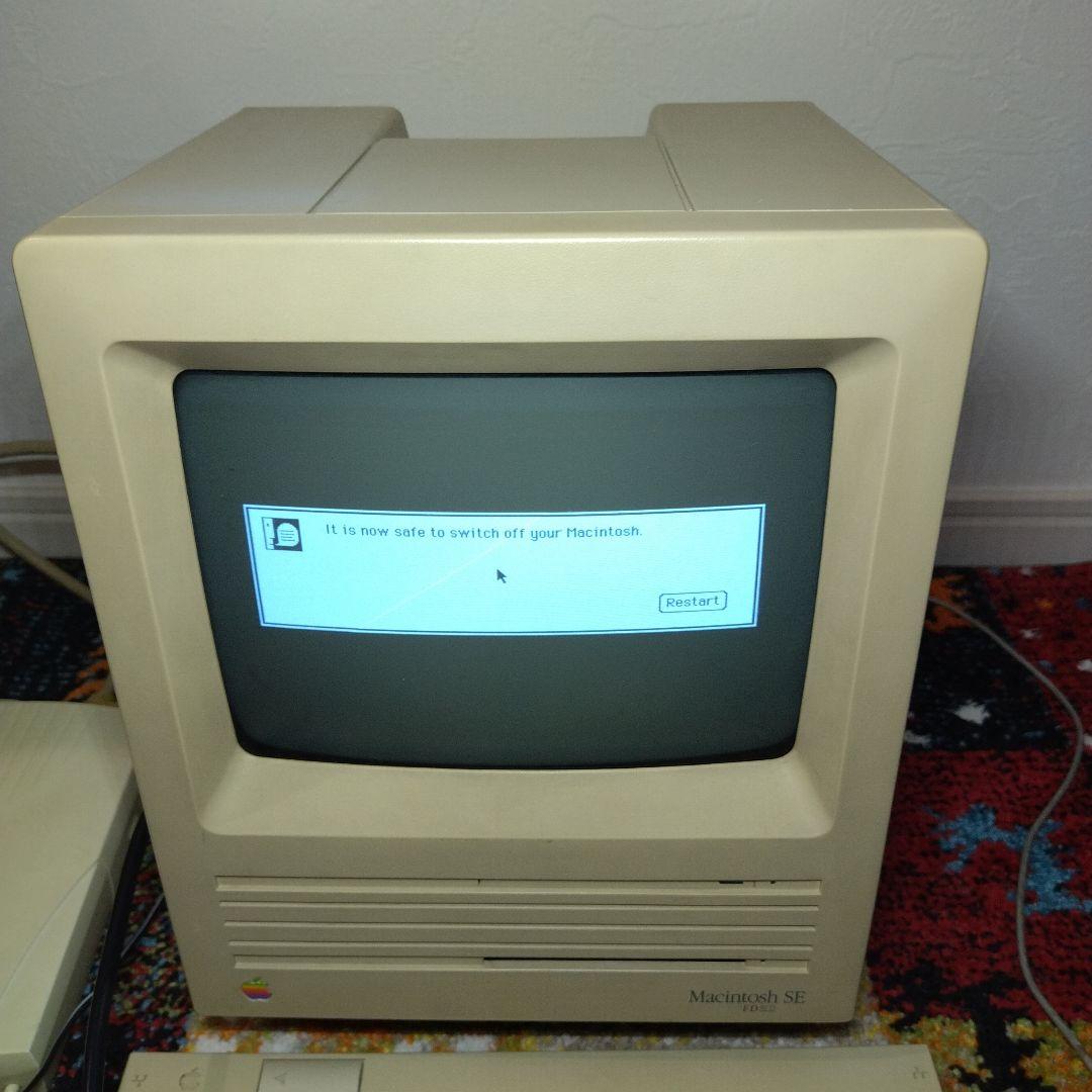 動作品　Macintosh SE　FDHD 4MB＋MOドライブ　キーボード