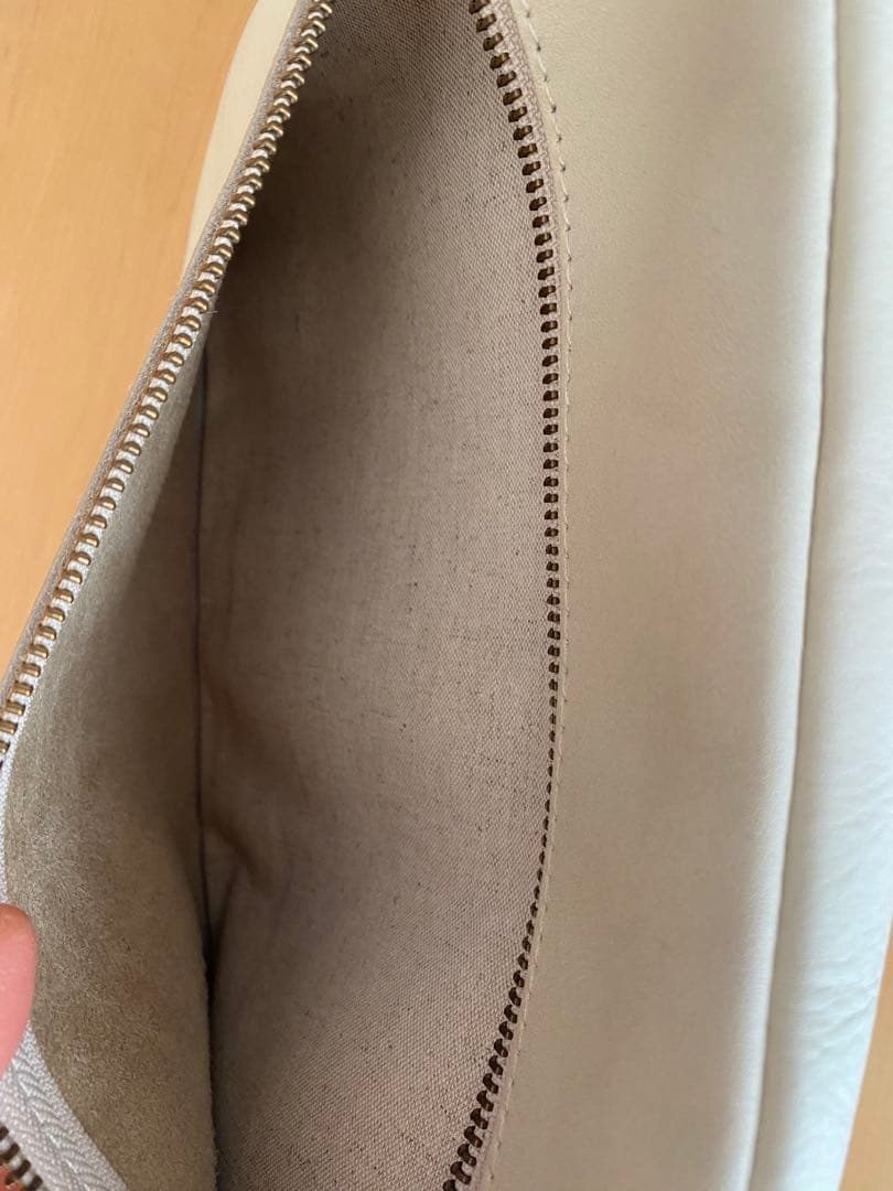 カンミ　Kanmi ボディバック　バニラ