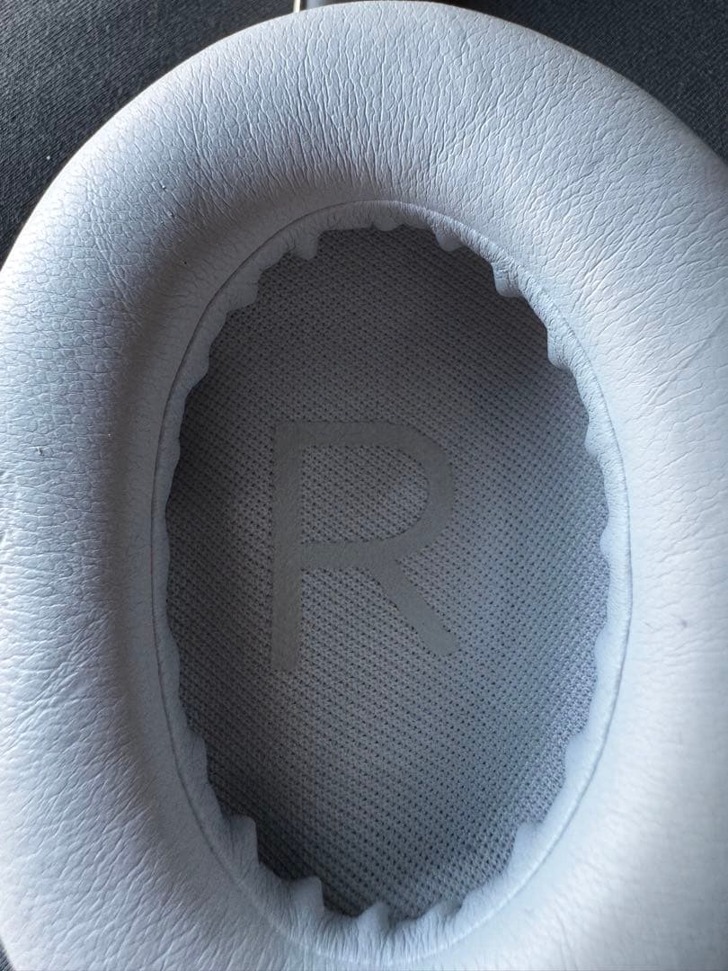 Bose ワイヤレスヘッドセット シルバー ケース付き