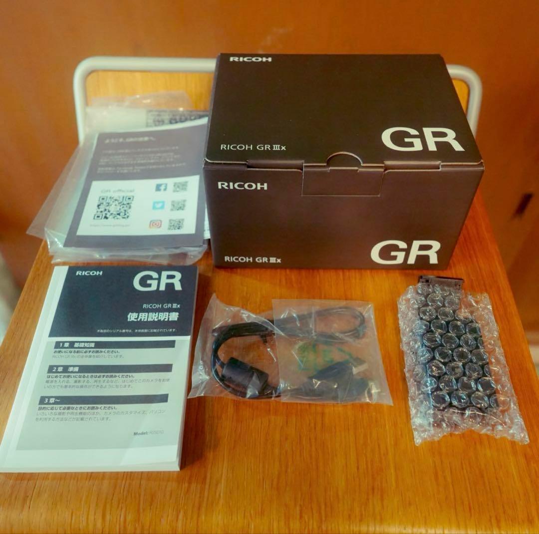 RICOH GR3x リコー　コンデジ 予備バッテリー2つ付