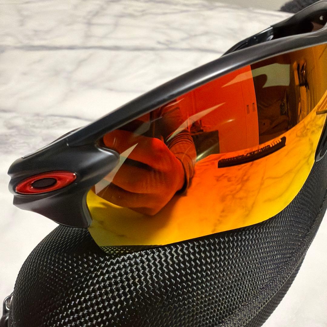 Oakley スポーツ用サングラス ケース付き