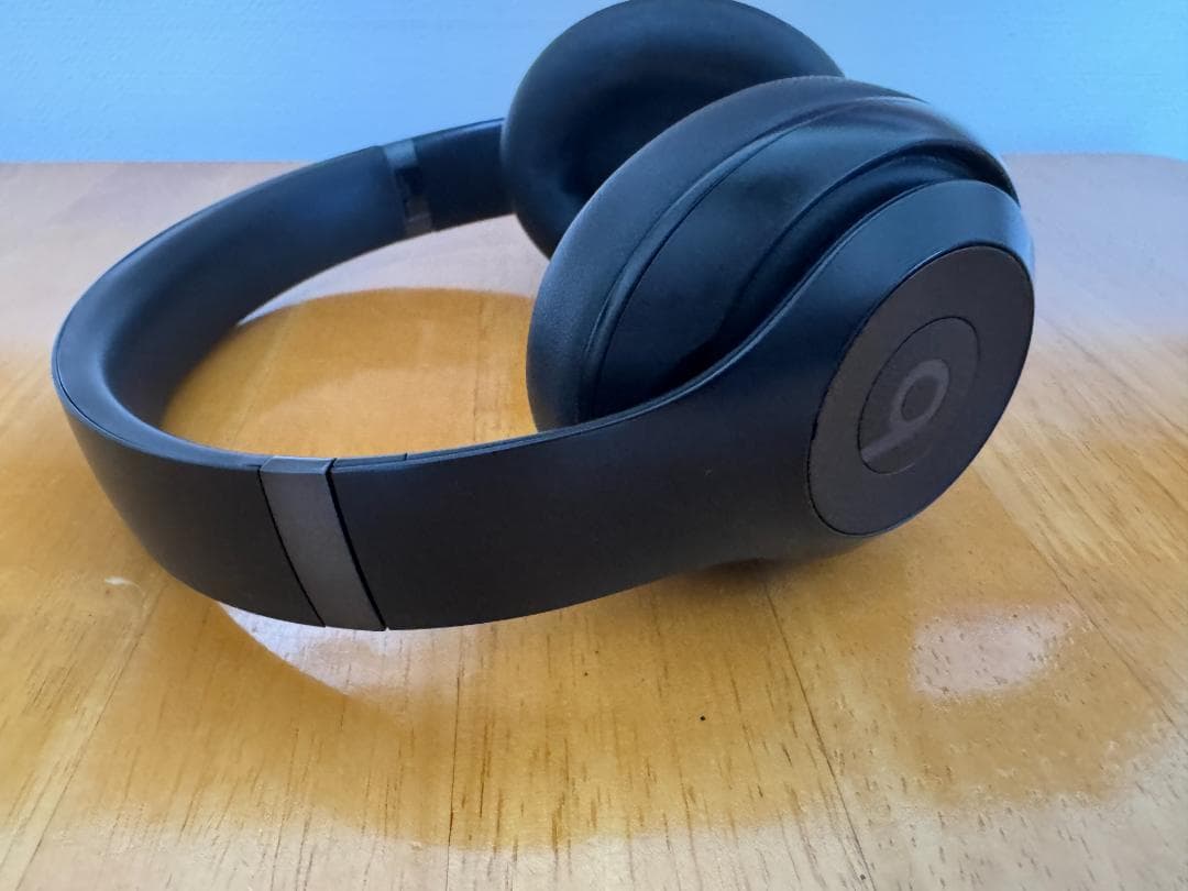 bot—-a　Beats studio Pro ブラック