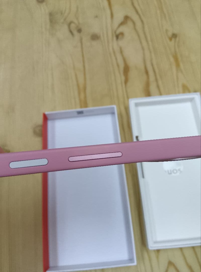 AQUOS　wish5 SH-52F　ピンク