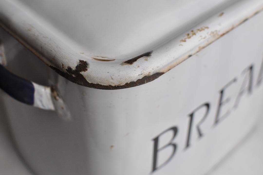 イギリスアンティーク　ホーローブレッド缶　シャビー　ビンテージ　蚤の市