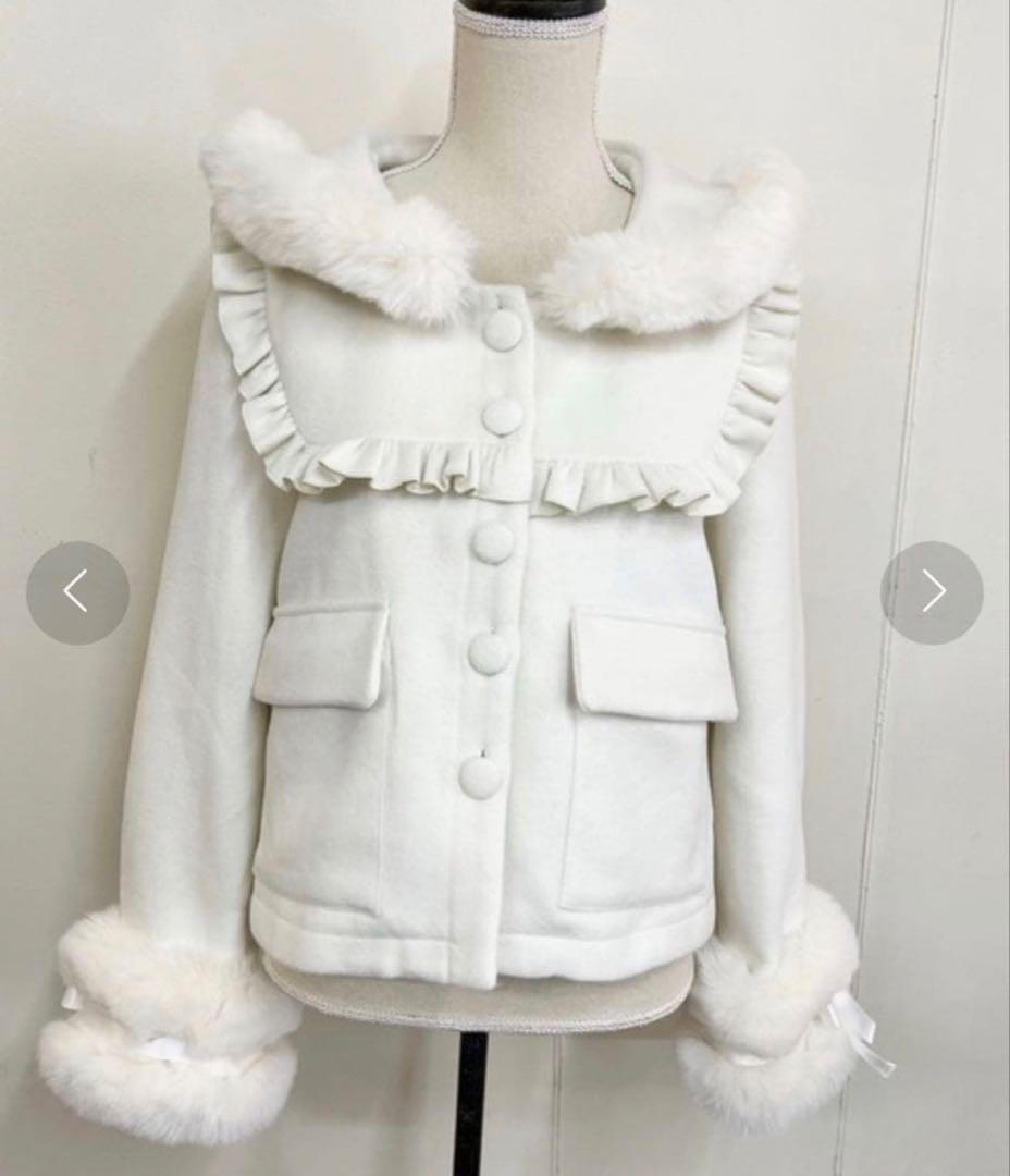 さきまるちゃん　マーズのセーラー襟のショートコートの白色