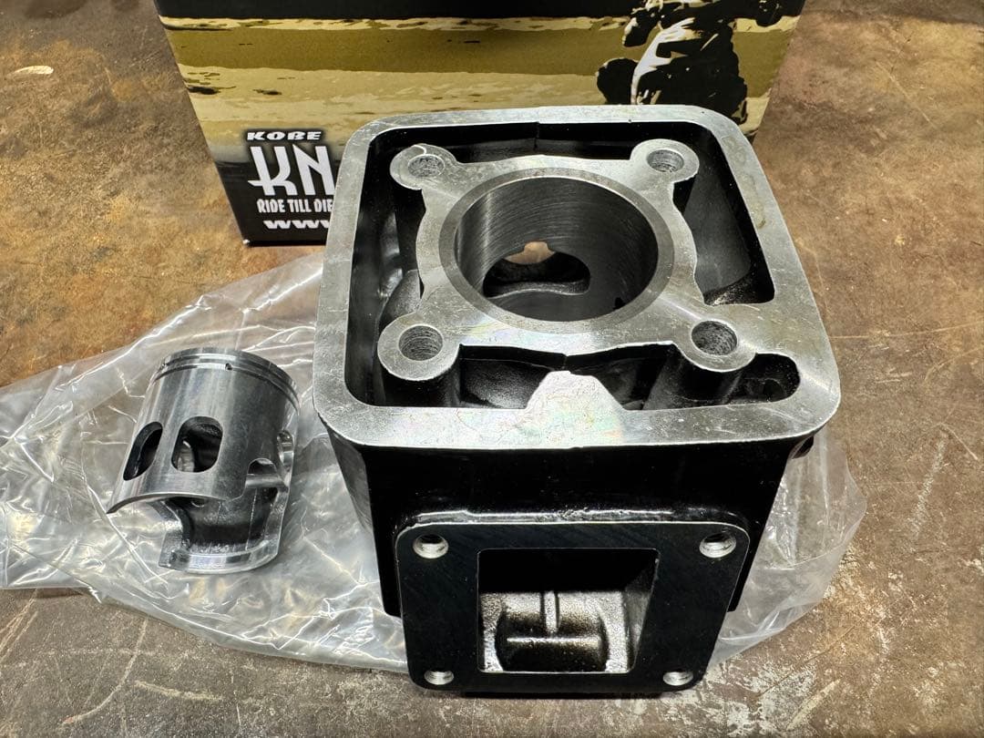 a*c様 新品未使用KN企画　ポート加工65ccボアアップシリンダー DT50