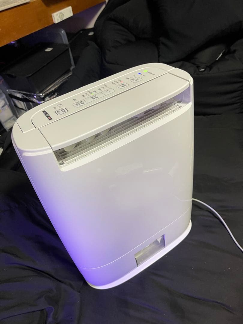 2022年製 パナソニック 衣類乾燥 除湿機 デシカント方式 　F-YZVX60