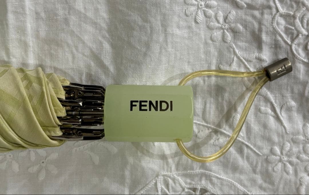 未使用　FENDI アンブレラ フェンディ ズッカ柄 折り畳み 傘　晴雨兼用傘