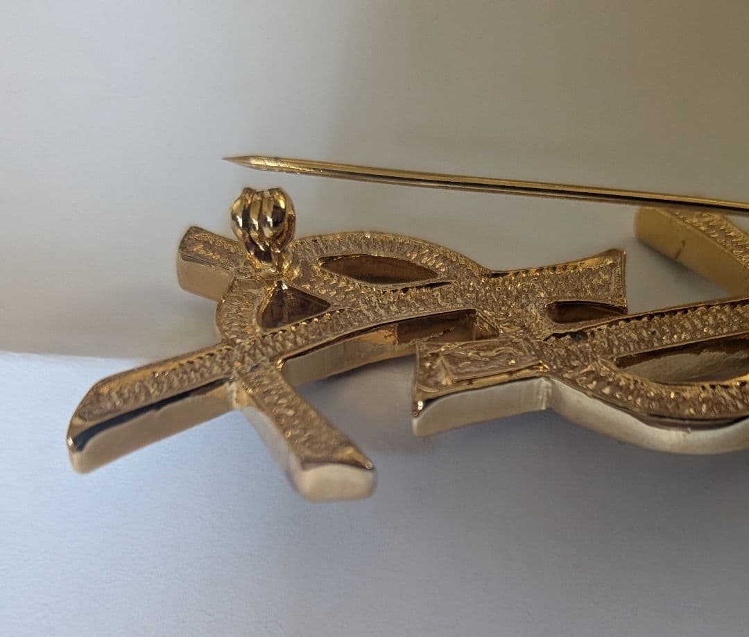 イヴサンローラン ブローチ