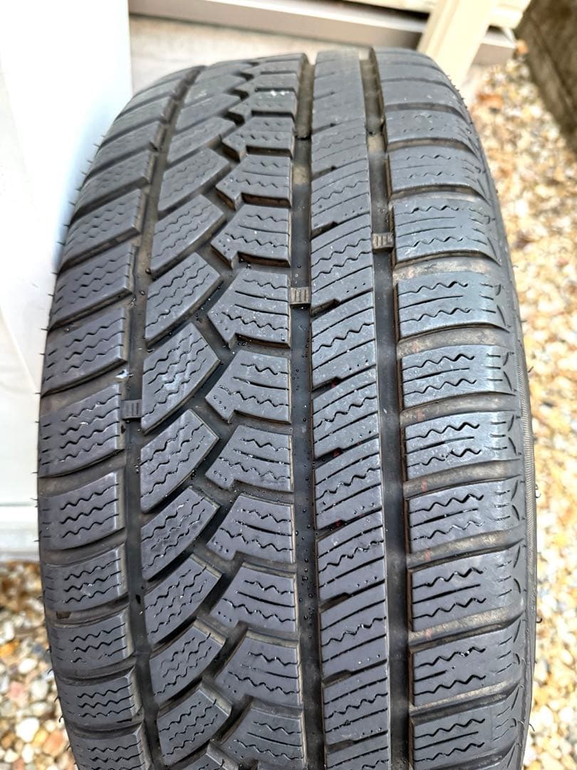 J*J様 ハイエース　ESSEX ENCM 18インチ　スタッドレス