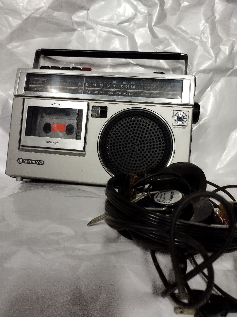 可動品　SANYO ラジオ・ラジカセ FM/AMカセットプレーヤー