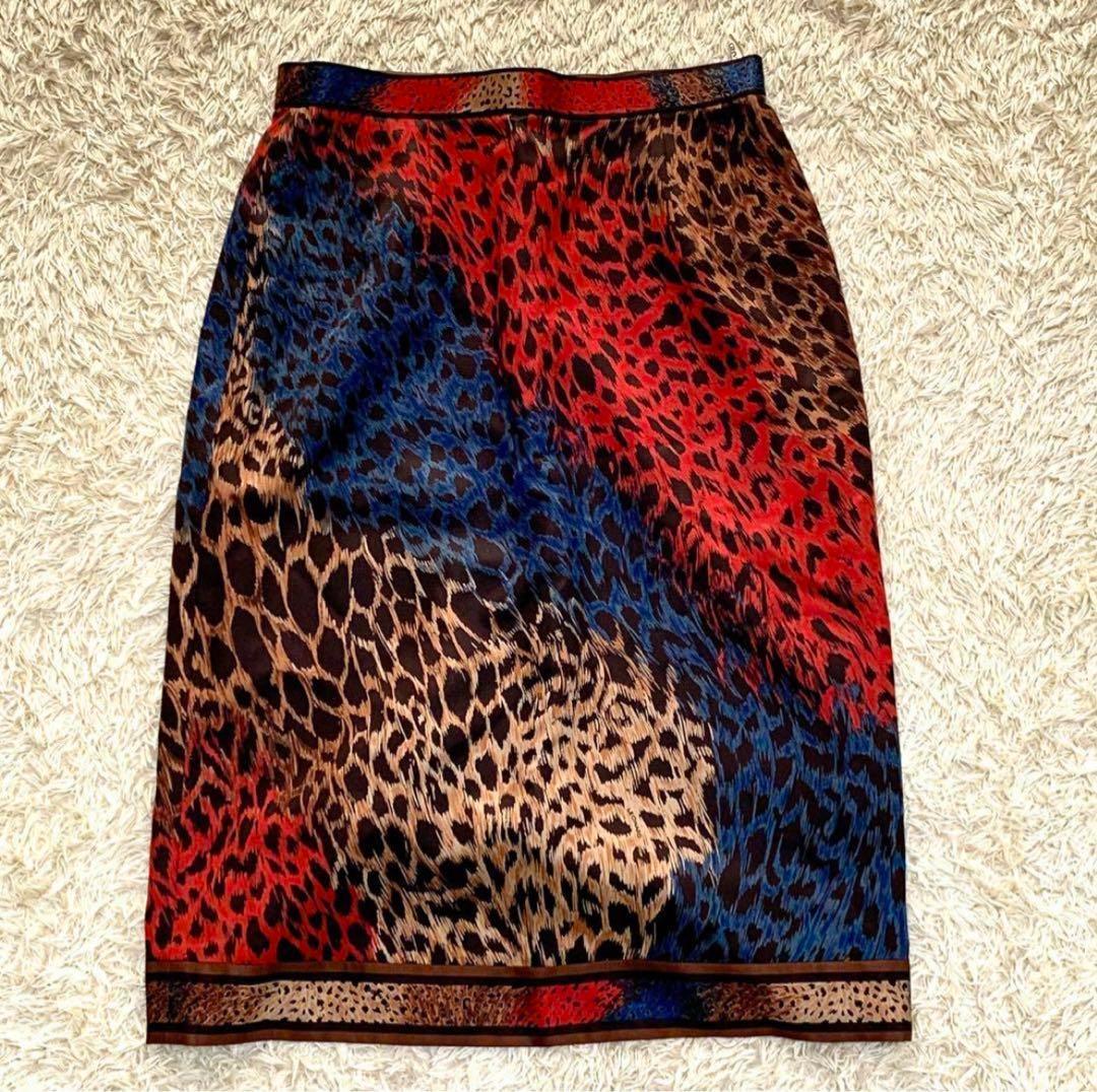 LEONARDレオナール　豹柄　絹シルク ノーカラー上下セットアップ　レオパード