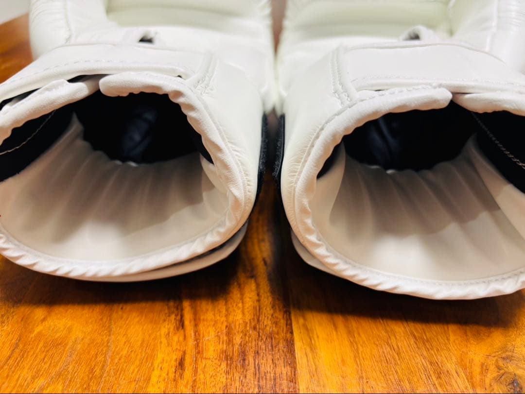 WINDY ボクシンググローブ 16oz / レガースLサイズ ホワイト セット