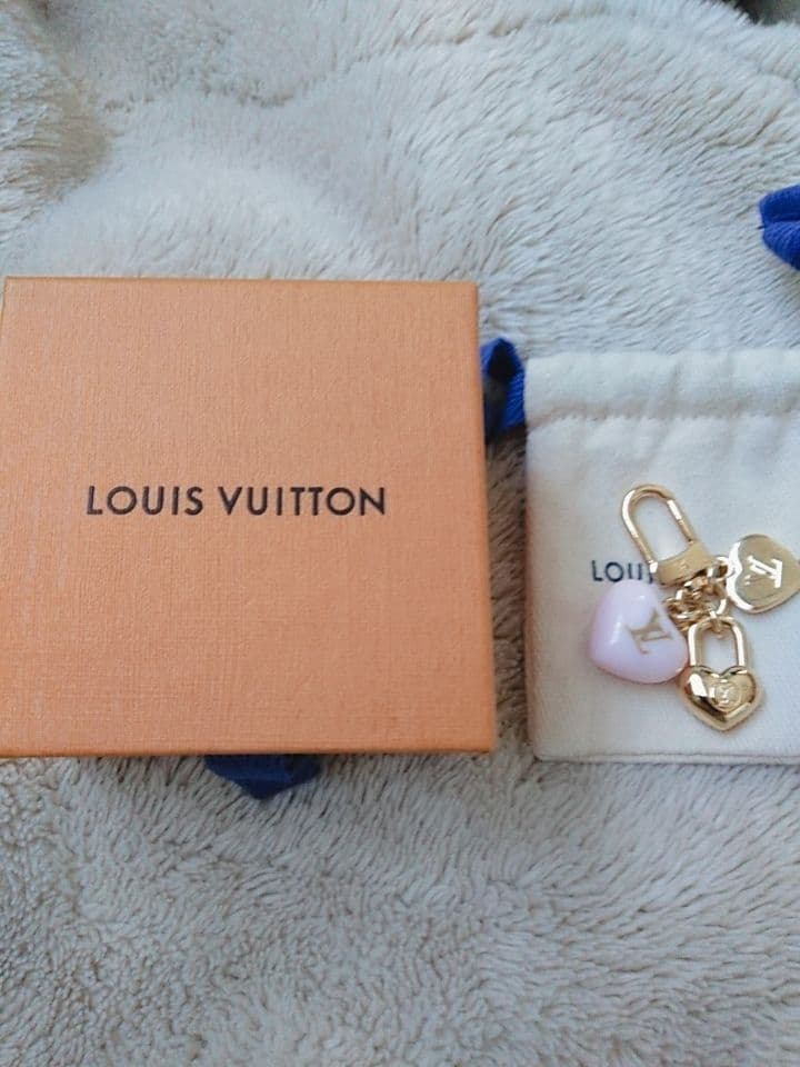 未使用 正規品 LOUIS VUITTON ハート型チャーム
