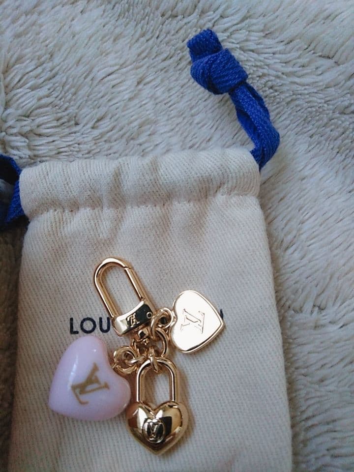 未使用 正規品 LOUIS VUITTON ハート型チャーム