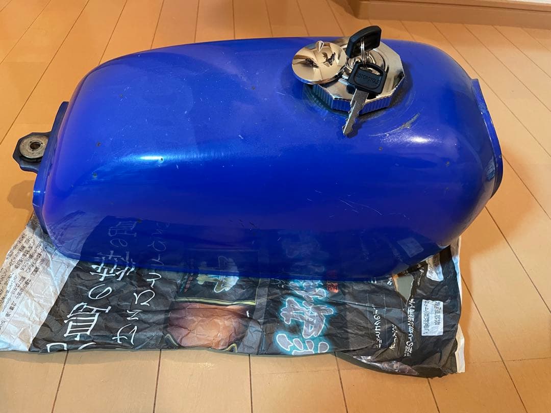 わ*ん様 エイプ50 純正タンク　コック　鍵付き2本