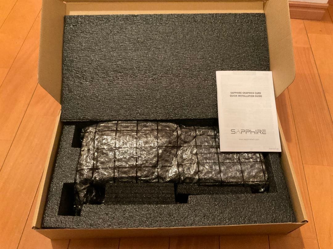 Sapphire Radeon RX 7800 XT 16GB 本体