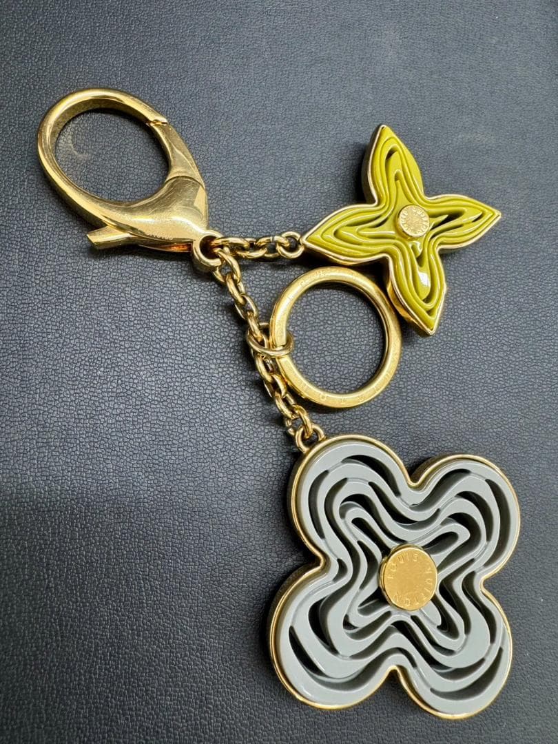 【美品】Louis Vuitton M66142 ポルトクレナイフ チャーム