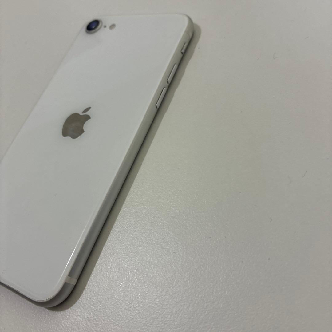 iPhoneSE2 第2世代 64GB ホワイト ガラスフィルムつき