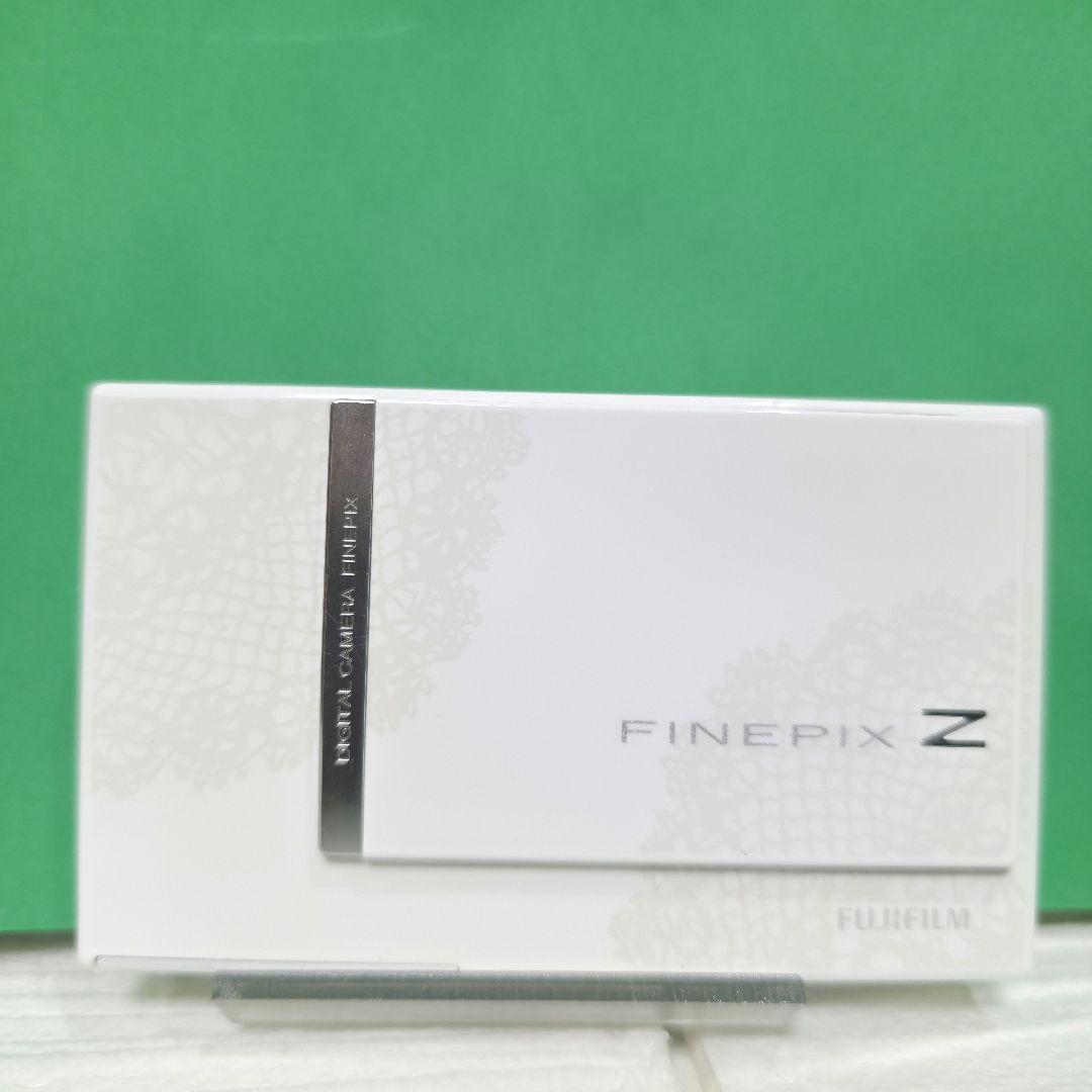 379】【美品】FinePix Z250fd コンパクトデジタルカメラ ホワイト