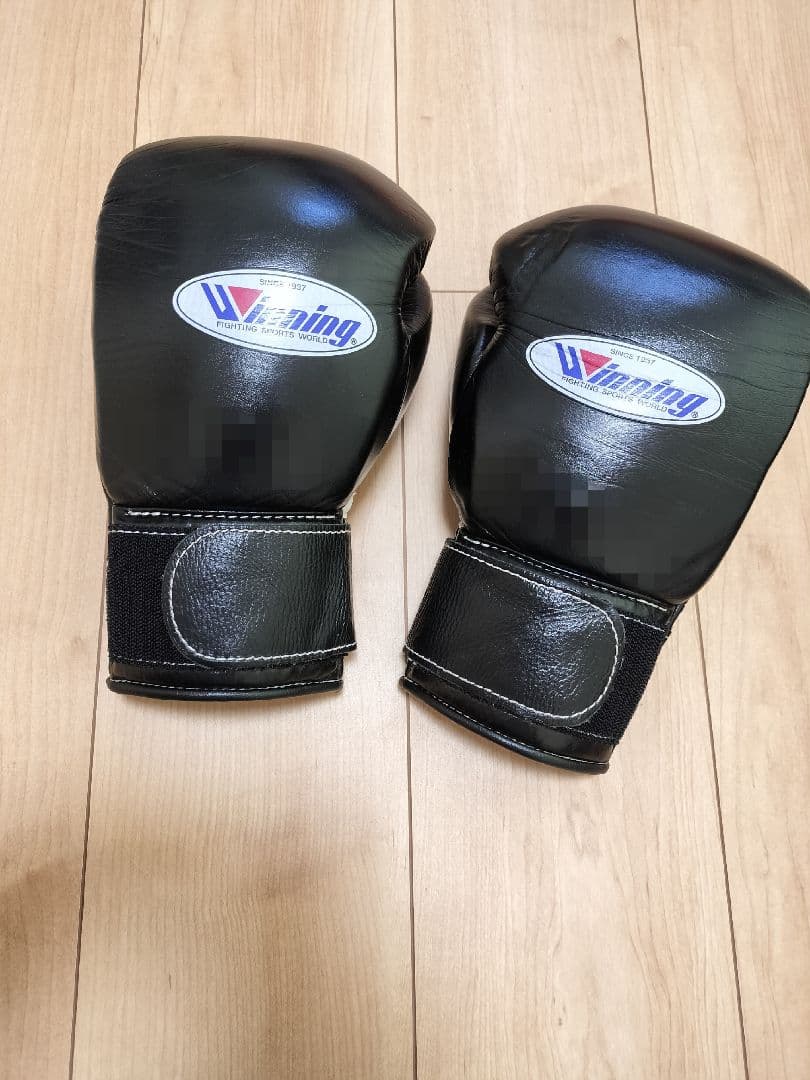 Winning ボクシンググローブ 8 oz 黒　マジックテープ