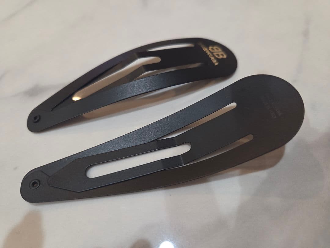 【BALENCIAGA】バレンシアガ ヘアクリップ 2個セット