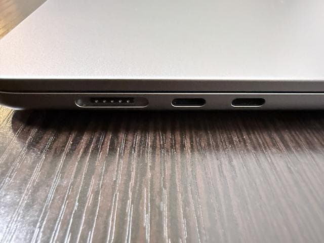 MacBookAir15インチM2 8GB 256GB スペースグレイ充放電4回
