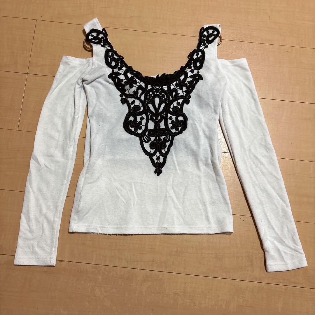 d.i.a 肩あき ロンＴ