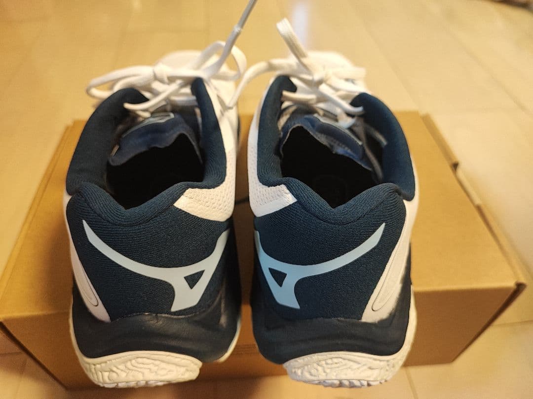 m*x様 mizuno MZライトニングZ8 WN ホワイト 23.5