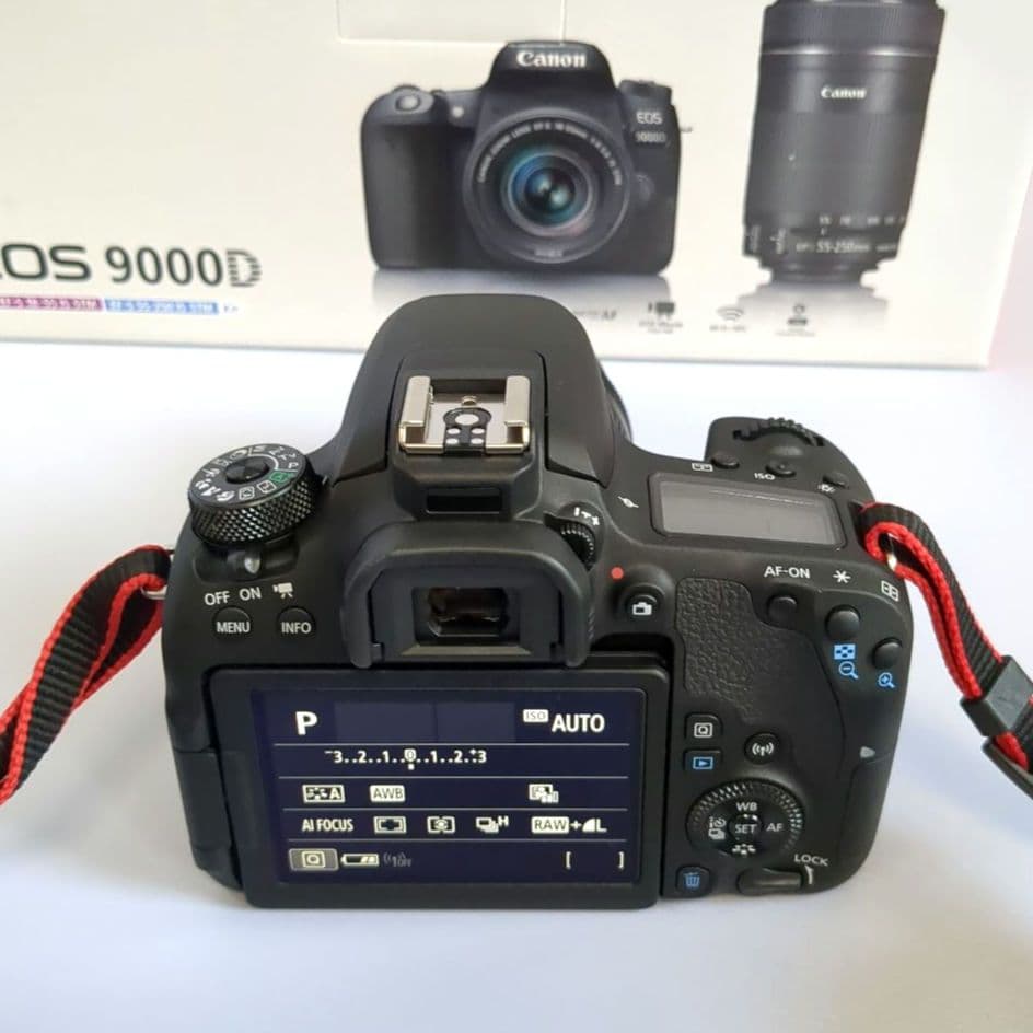 【美品】Canon EOS 9000D ダブルズームキット
