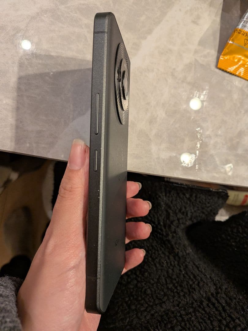 AQUOS R8 pro　A301SH スマートフォン 本体