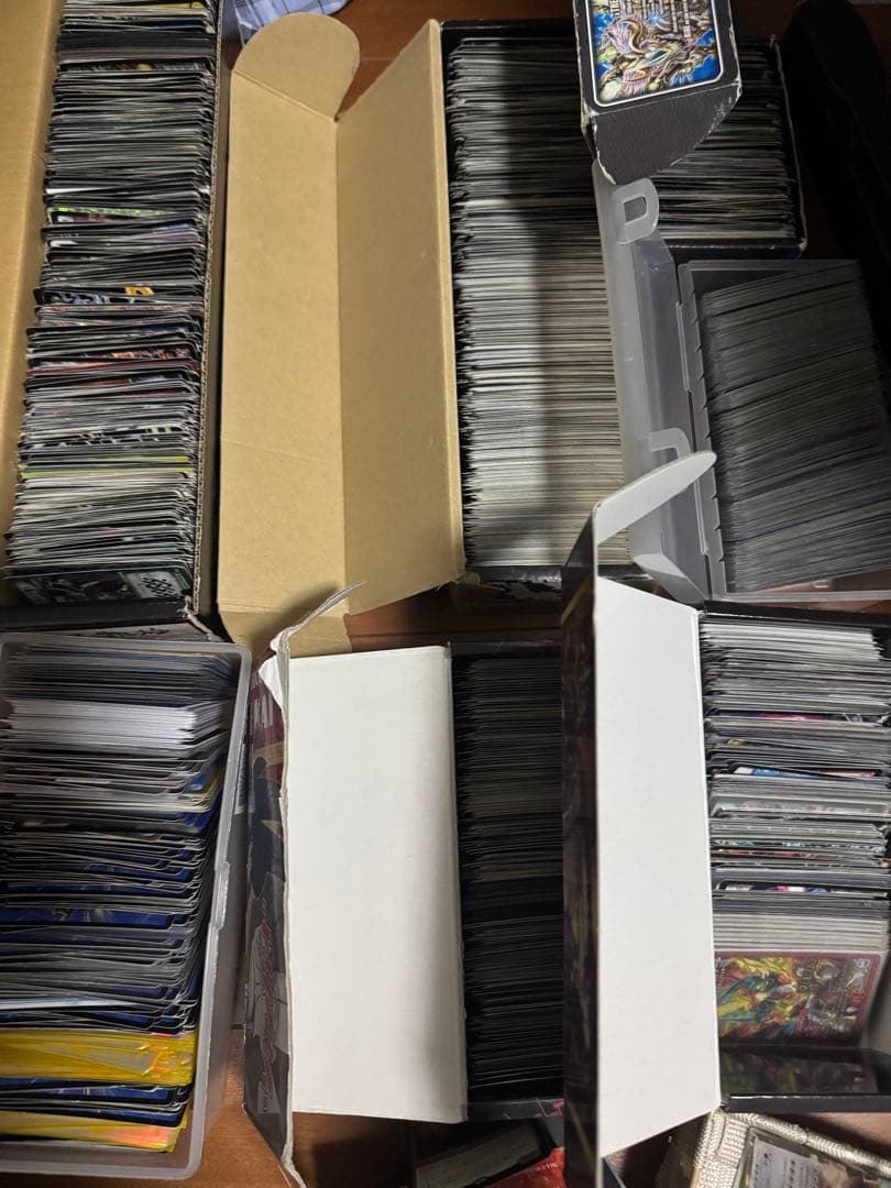 デュエルマスターズ 引退まとめ売超大量 ほぼ光り物2000枚前後？