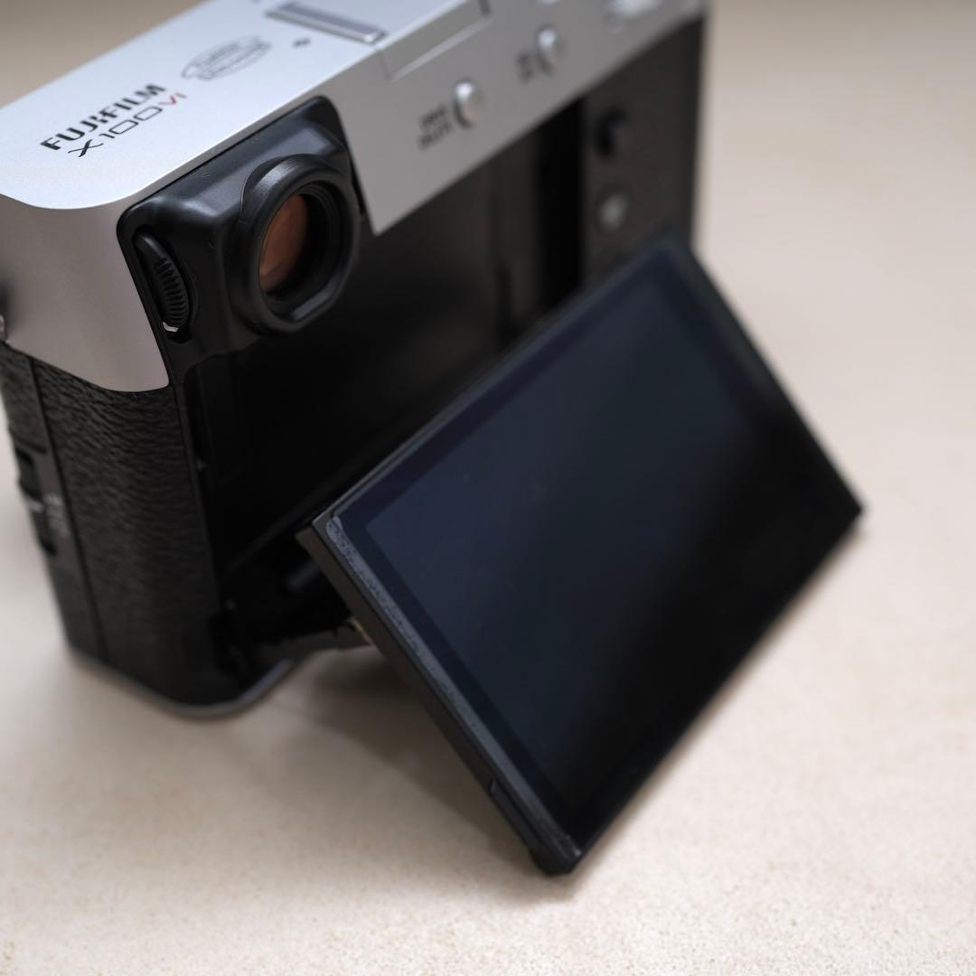 【美品】保有半年　X100VI シルバー、フィルターアダプター等同梱