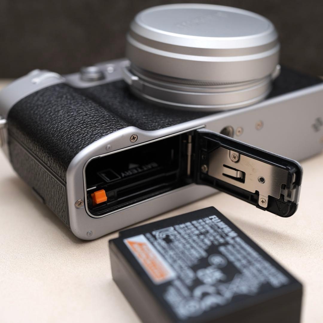 【美品】保有半年　X100VI シルバー、フィルターアダプター等同梱