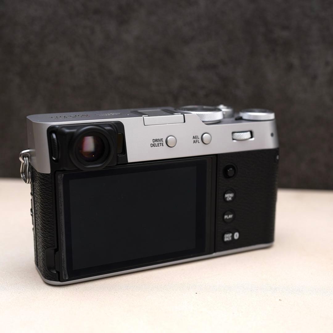 【美品】保有半年　X100VI シルバー、フィルターアダプター等同梱