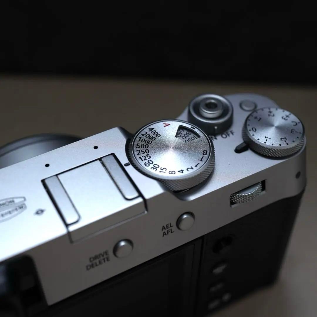 【美品】保有半年　X100VI シルバー、フィルターアダプター等同梱