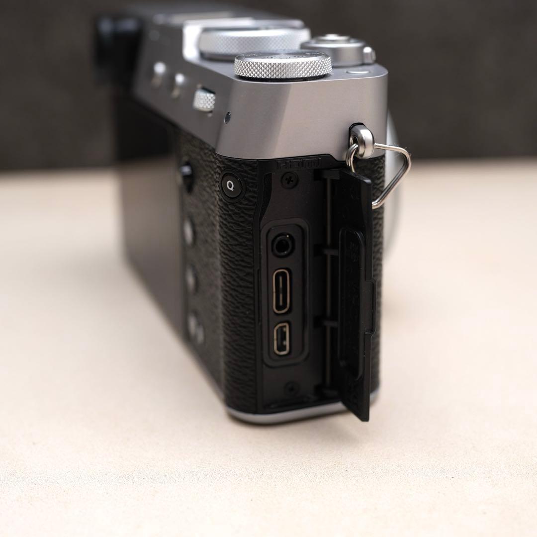 【美品】保有半年　X100VI シルバー、フィルターアダプター等同梱