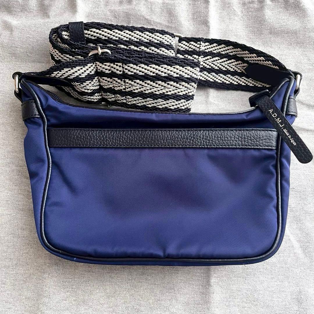 極美品ADMJ クロスボディバッグ 斜め掛け可 ネイビー